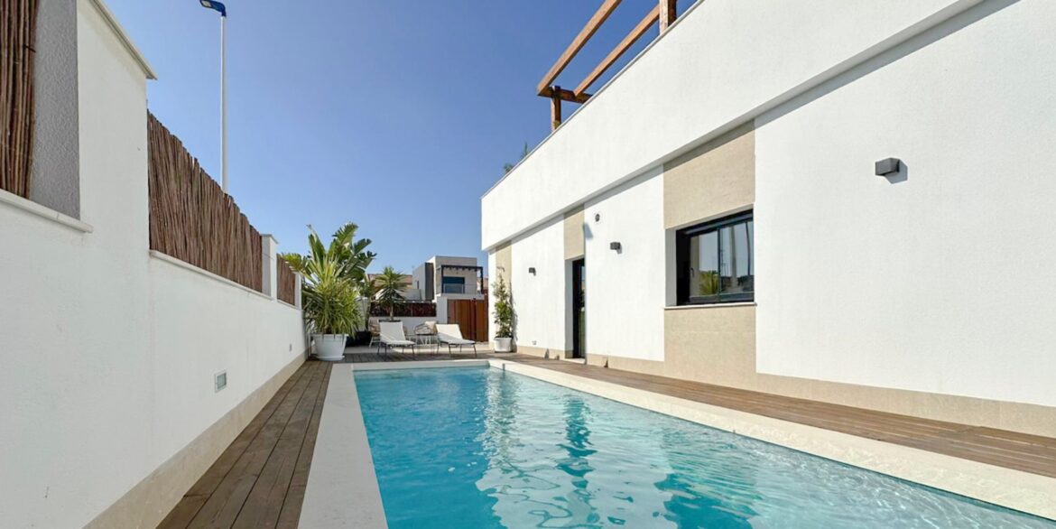 o_1jj93juev17do1rde9ts150l16u225