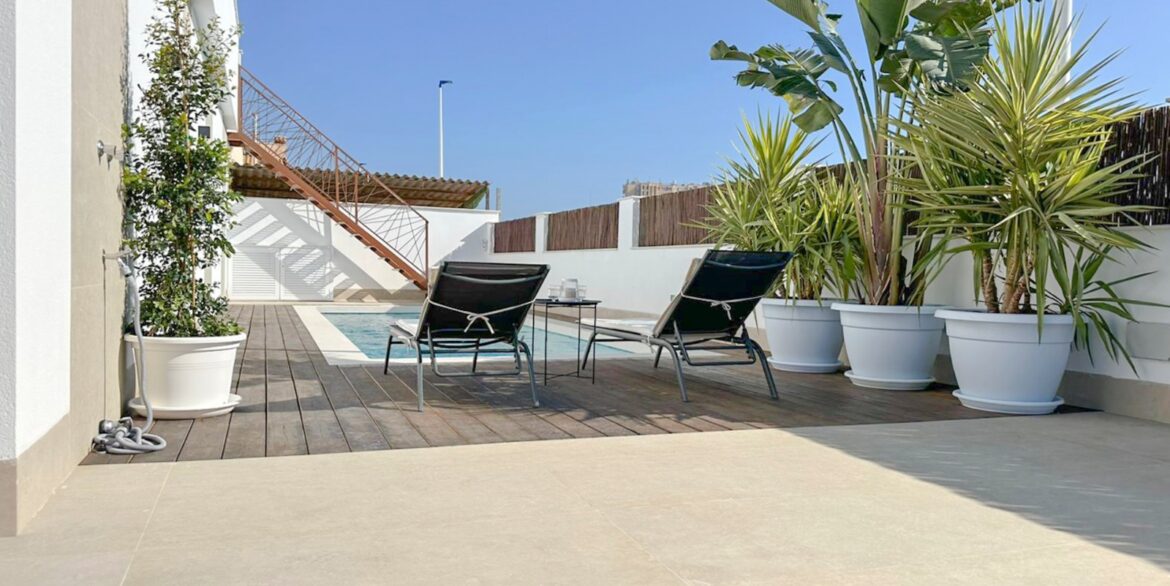 o_1jj93juf01tj5lvb70q1pi8p8u27