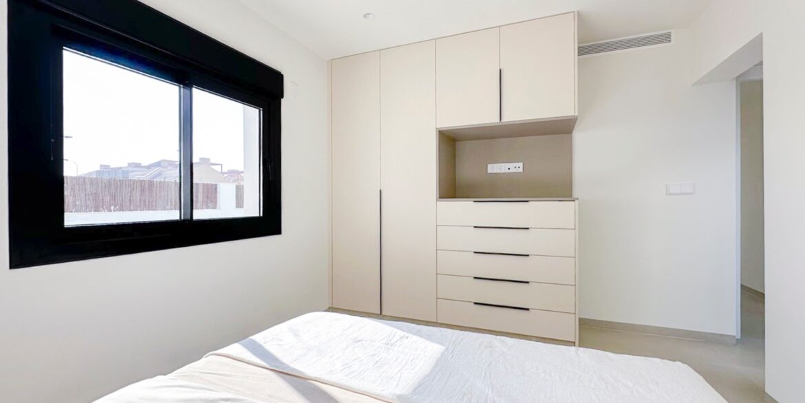 o_1jj93juf0p916c81ntjli51tiu2a