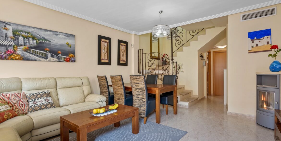 o_1jj96tuvb1n83r7t199r78dcrc3m