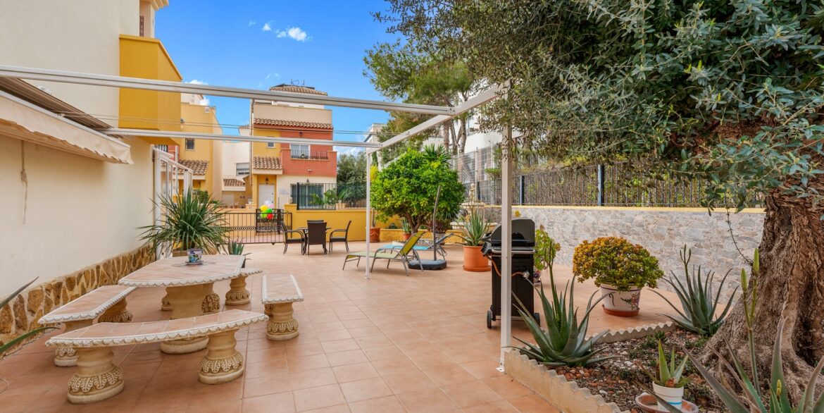 o_1jj96tuvbqobs011qdo1dnc1jab2r