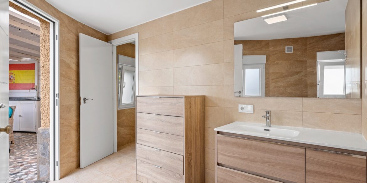 o_1jja695it1fsd1pqmkhg19m61rmu3b