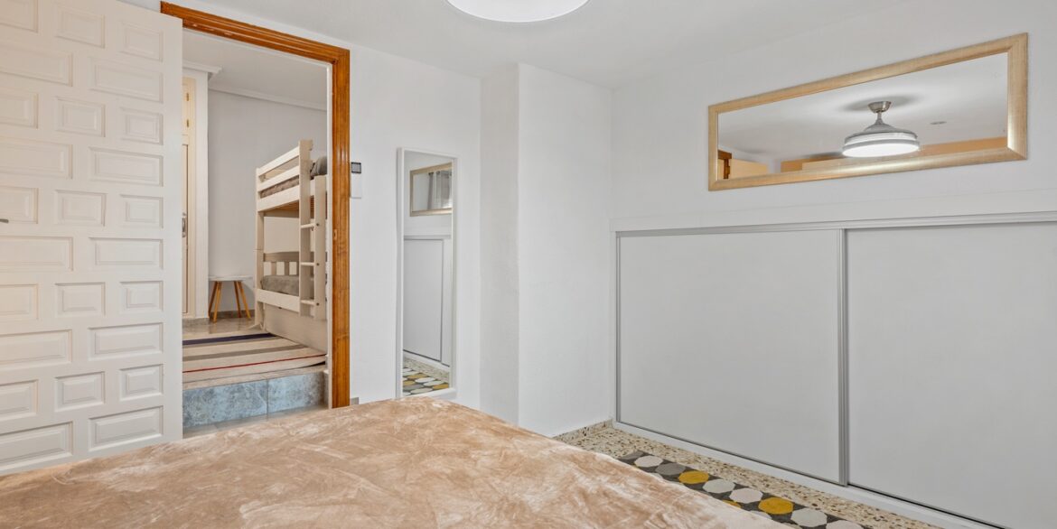 o_1jja695itfeo1aoctbn1kt1uj43l