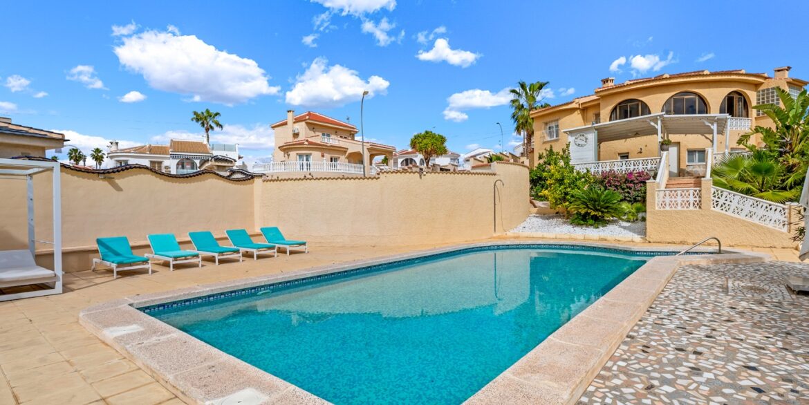 o_1jja695itl691a121fm6lnnqe43o