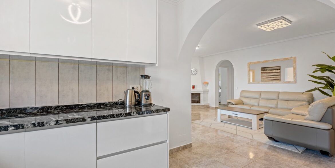 o_1jja695itn3ao2h5ok1b8u18vh4b