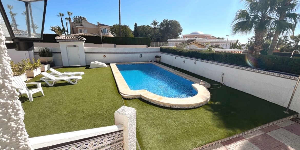 o_1jjbiek4sqt1o1m2pr13pqb1430