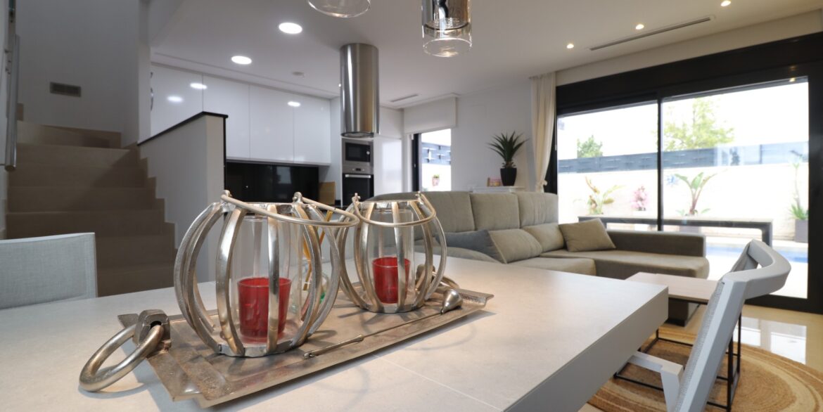 o_1jjbraguu19rs1pjrgi117obb6225