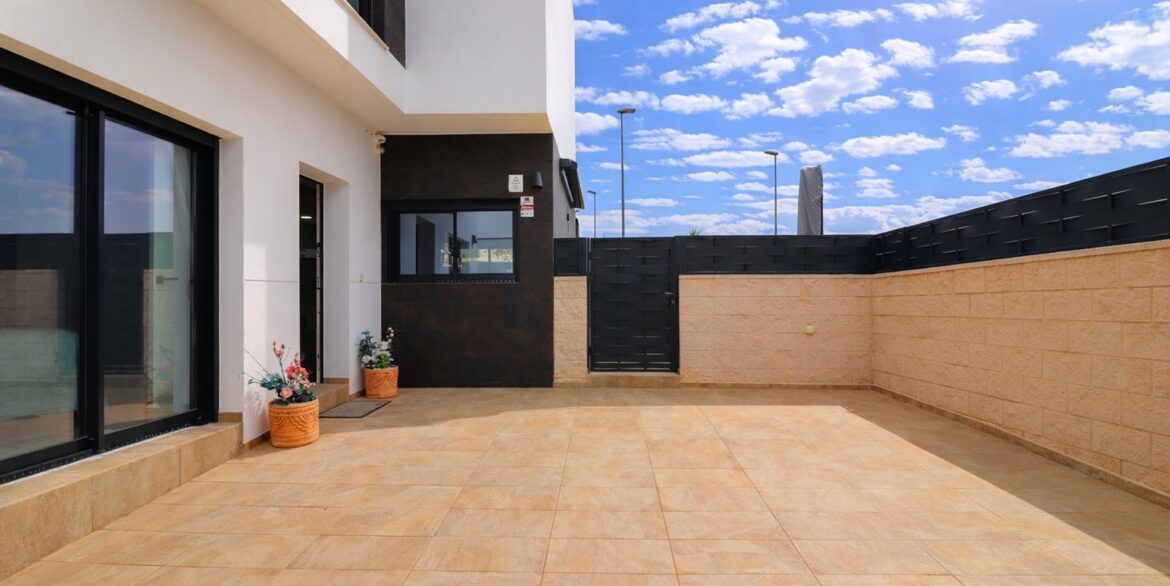 o_1jjbraguup9j1mo91p8d1lnblef2n