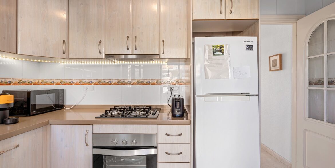 o_1jjph2j3t19pg9ir191s1lkp1rfc32