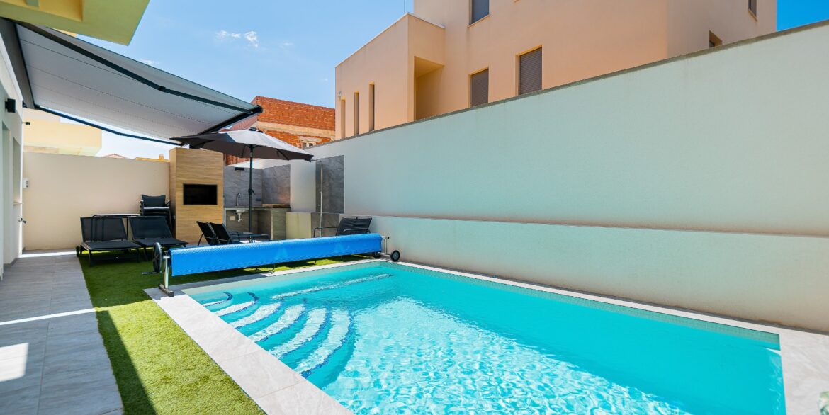 o_1jjqud01rte4fj1kvq197l16r049