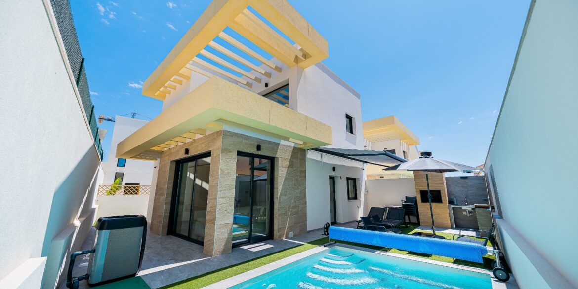 o_1jjqud01rvqe10cd1k1d1jcuqhh4b