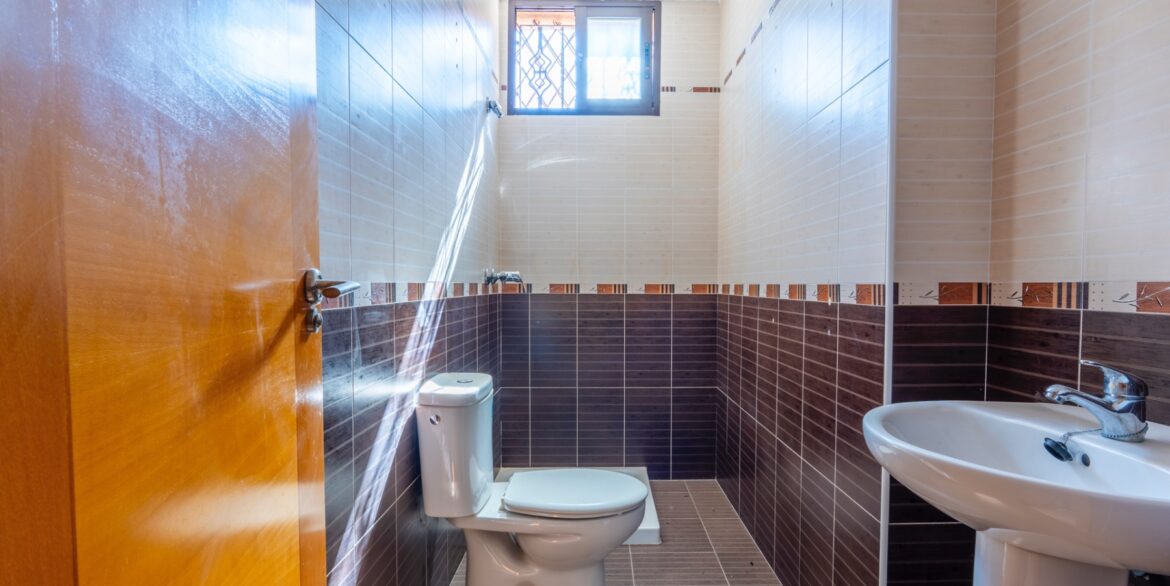 o_1jjrn5ibl17p11q3c8r4ega7np2g