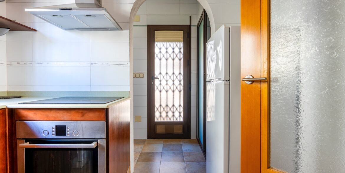 o_1jjrn5ibl1n01kaovkc73jf4n2a