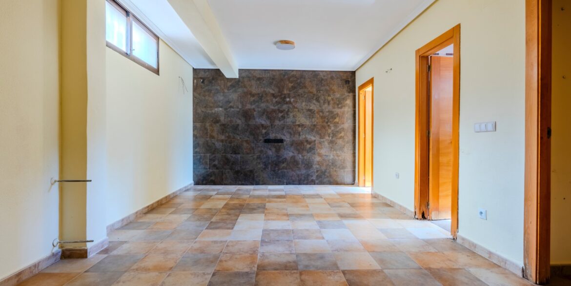 o_1jjrn5ibl1palej41v74qkqcn92e