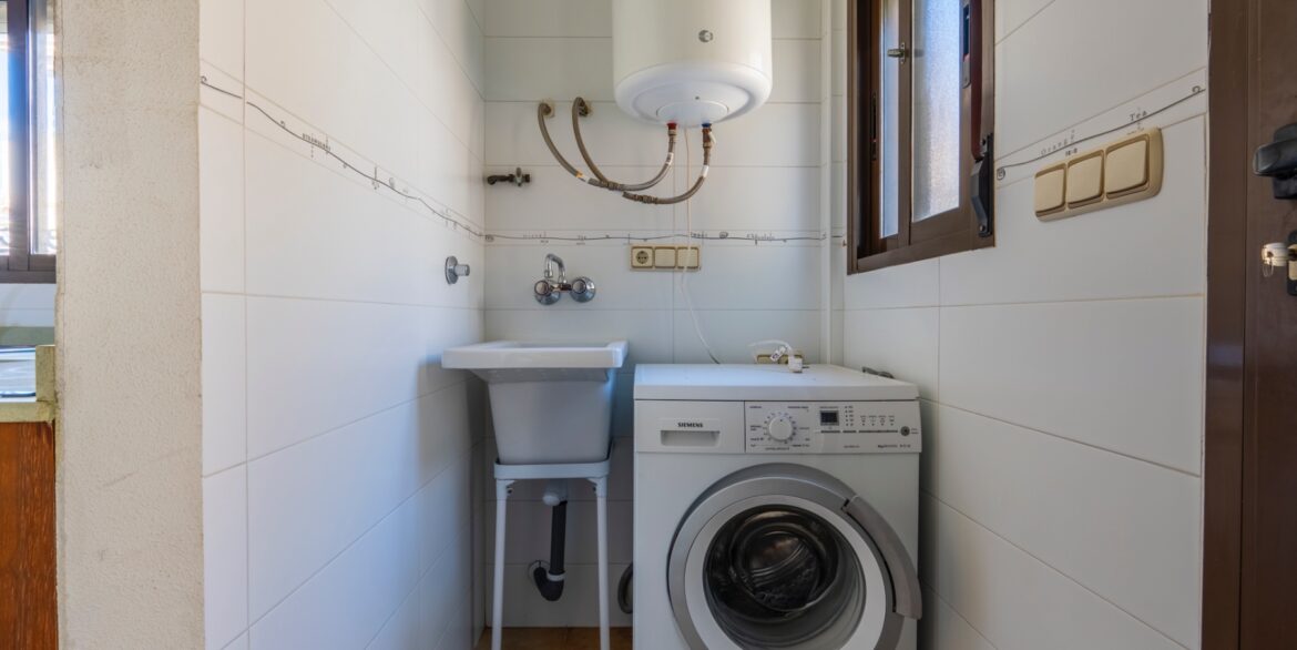 o_1jjrn5iblh8adf1bb9tistrs2c