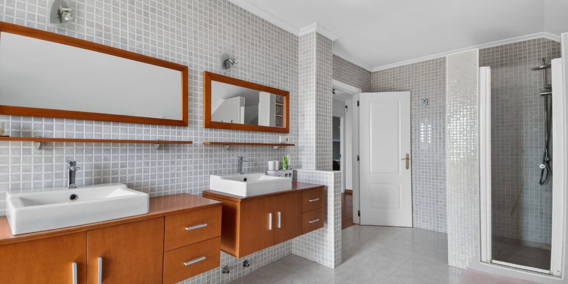 o_1jjrq68q31281164i79k1ccgd04q