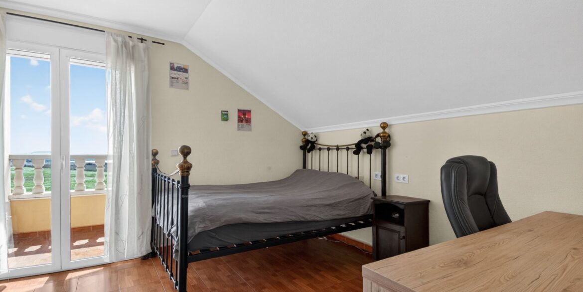 o_1jjrq68q31r7hkqjscb13471aaa4o