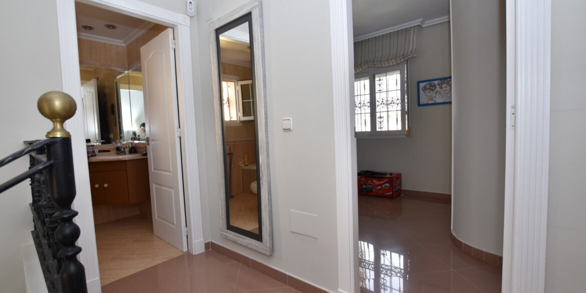 o_1jk0c597e1chn1jjs19fdmvea3931