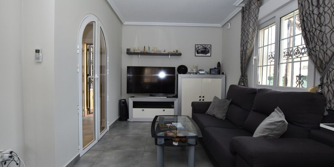 o_1jk0c597e1t841f9s1o3g1bts1rqe2i