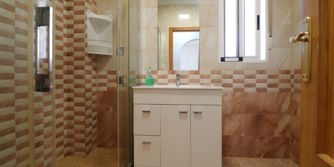 o_1jk5i2u1u1eceqa119n61tu24ii2a