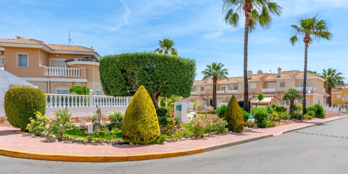 o_1jk6d6bho1u8v19ef189g1mt1nku1m