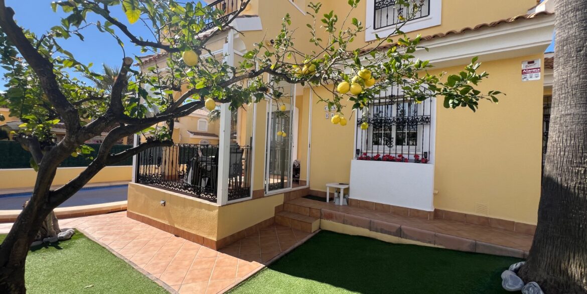 o_1jkd28g17o4u1pt61sku1t1d5sc2i