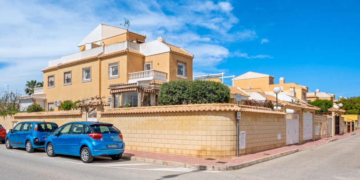 o_1jkd9anps149014p01b3888g13sb3d