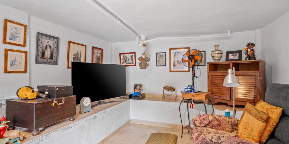 o_1jkd9anps16gc19fflij82m1doe47