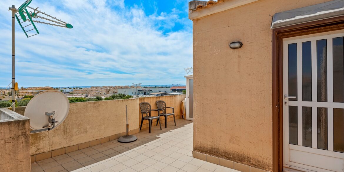 o_1jkd9anps16j4hqp1jh51b05t5s3i