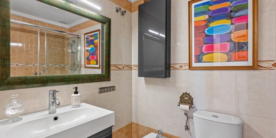 o_1jkd9anps1957t9eg3q12jr19fc3o