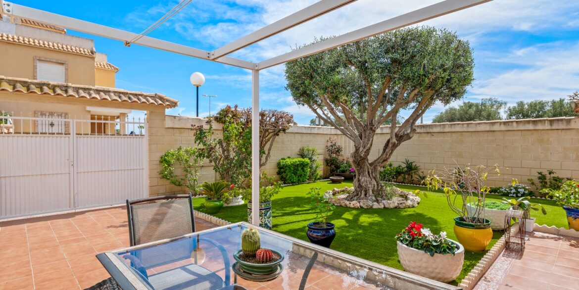 o_1jkd9anps1ulf1igc1qgl1rm0l0939