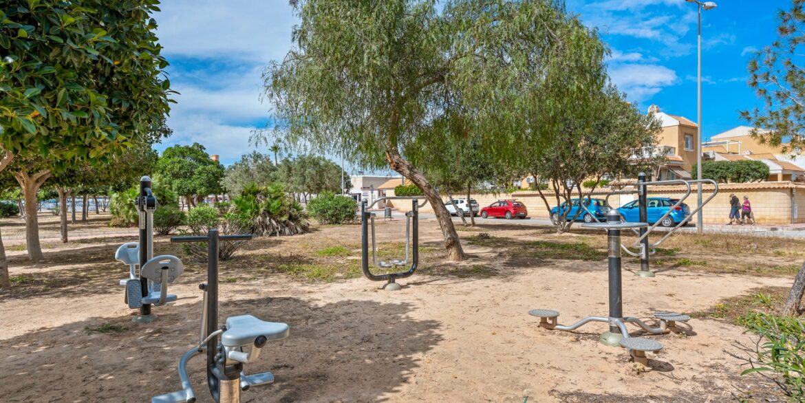 o_1jkd9anps4jejdar9e1djp1lo03f