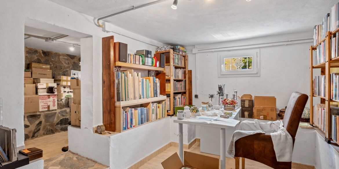 o_1jkd9anps7gqhlgvjkomuj1a49