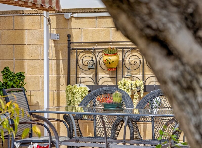 o_1jkd9anpsbhpj7p1qcc7iveil34