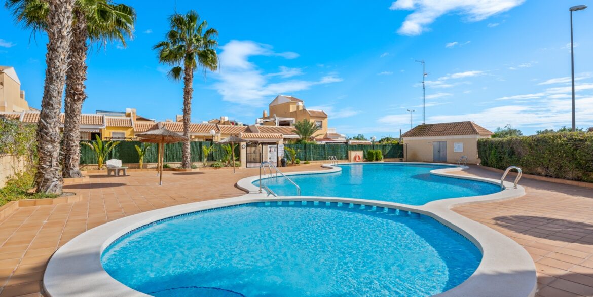 o_1jkd9anpshntimaj1n14pk1ua730