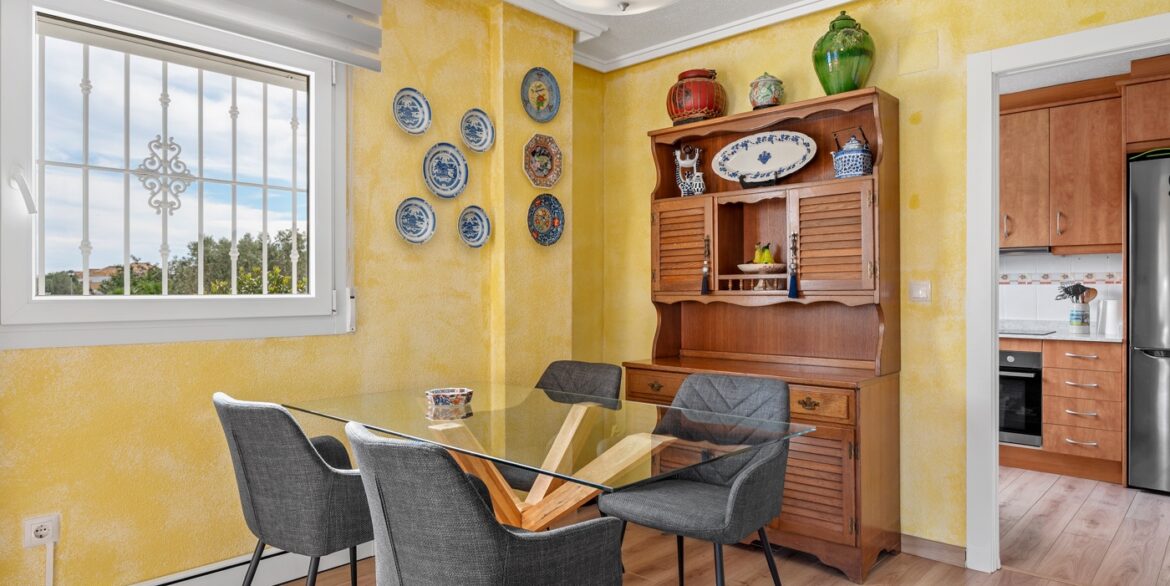 o_1jkd9anpshu514dv1jef1cqokl245