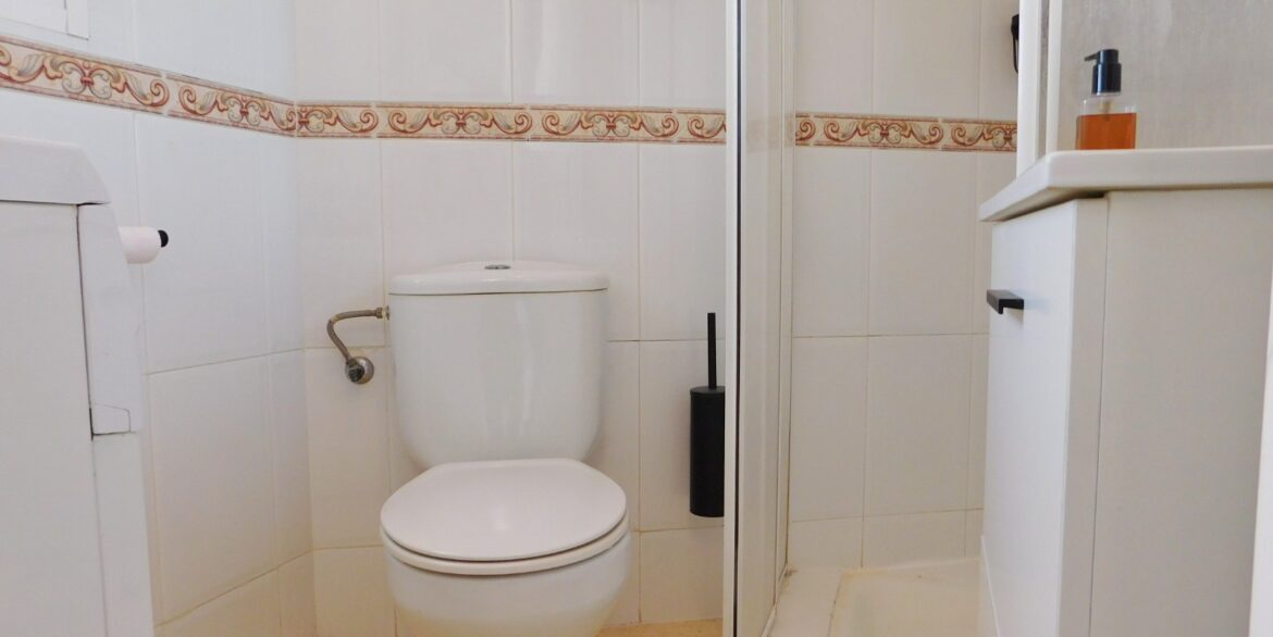 o_1jkd9bvcf107a1ha1q712q3j442a