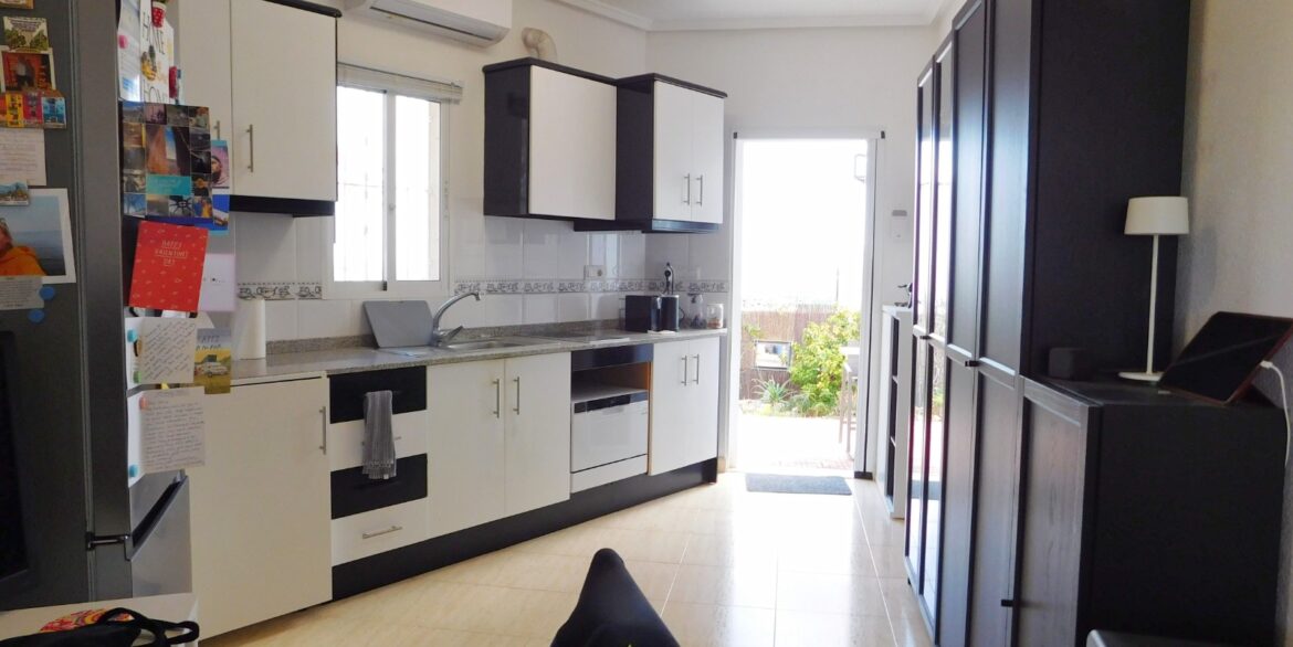 o_1jkd9bvcf1ftkpuv1nik17mk3j722