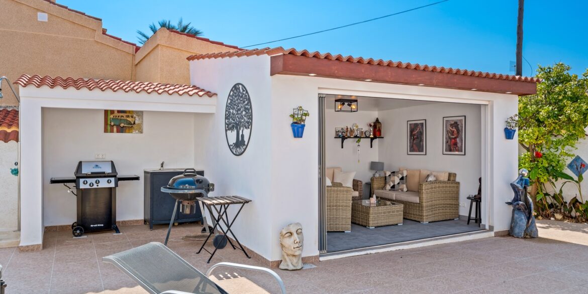 o_1jki5em58s207bp1hov1537jkd2v