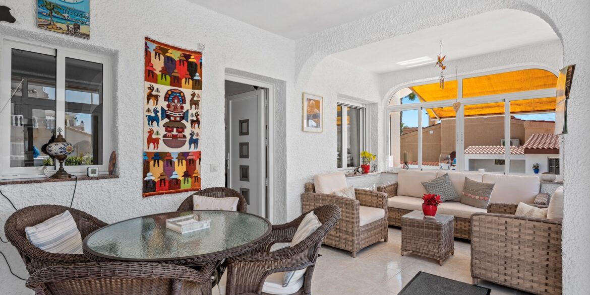 o_1jki5em5912q6v5s1sj6183p13i336