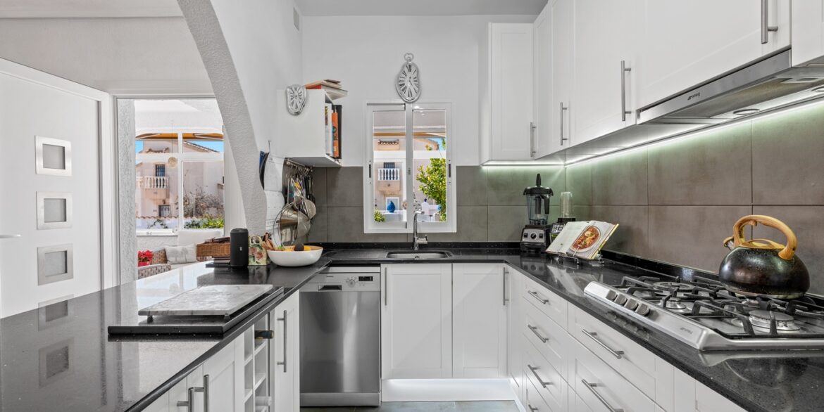 o_1jki5em591g6m7n317i1krcl6f3r