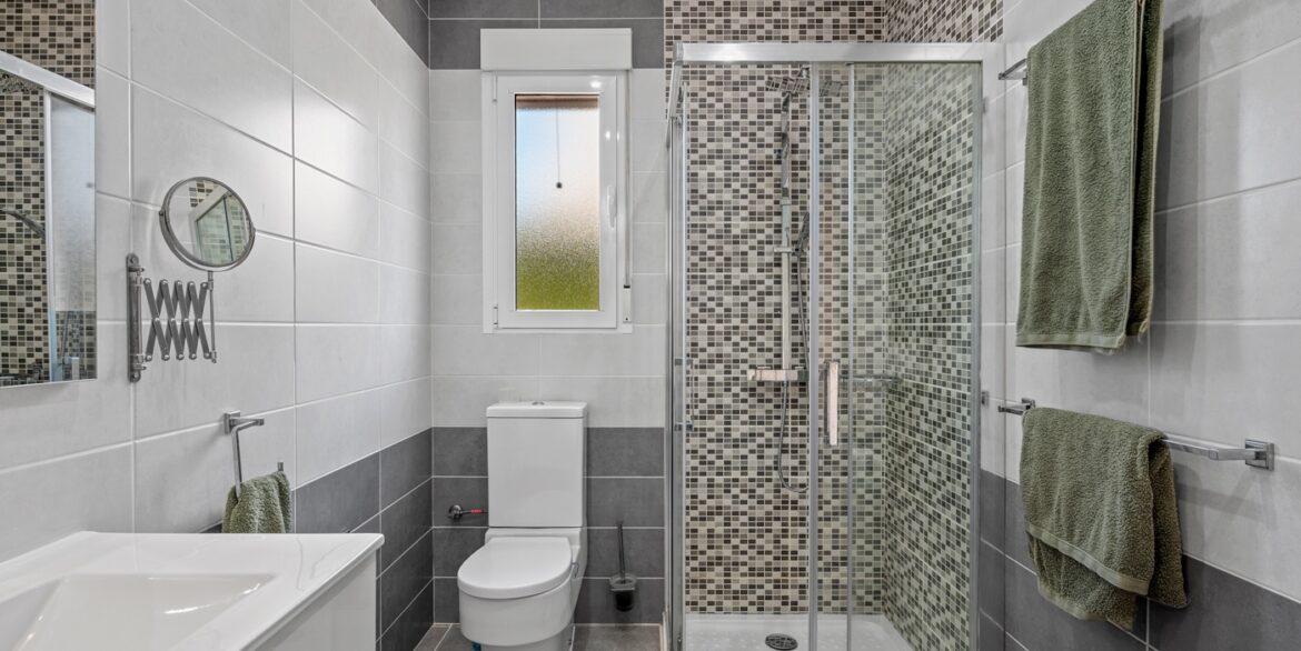 o_1jki5em591oi2oqa1vonors1ium3j