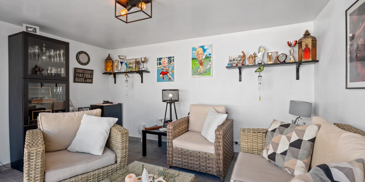 o_1jki5em59b7buh2hfog5j5ak3d