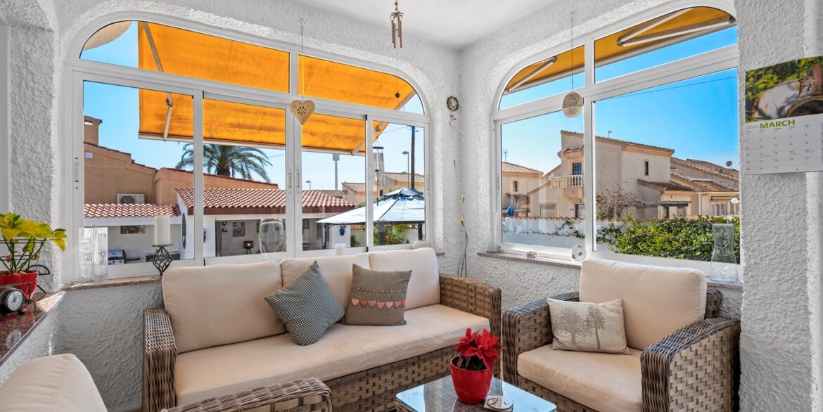 o_1jki5em59ffl1ed9bpg15381qpo37