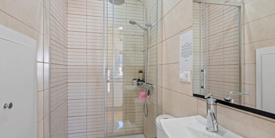 o_1jki5em59ij41jf51ho315n414fs3e