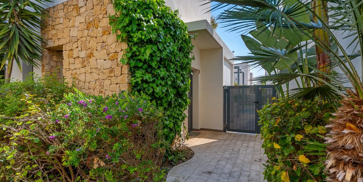 o_1jkiatj641gih19c91kjv1g7o1f9q2h