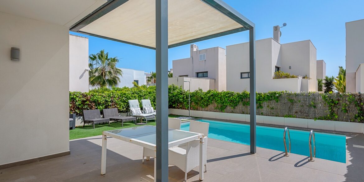 o_1jkiatj641ibc15qr187u1td2ldv2g