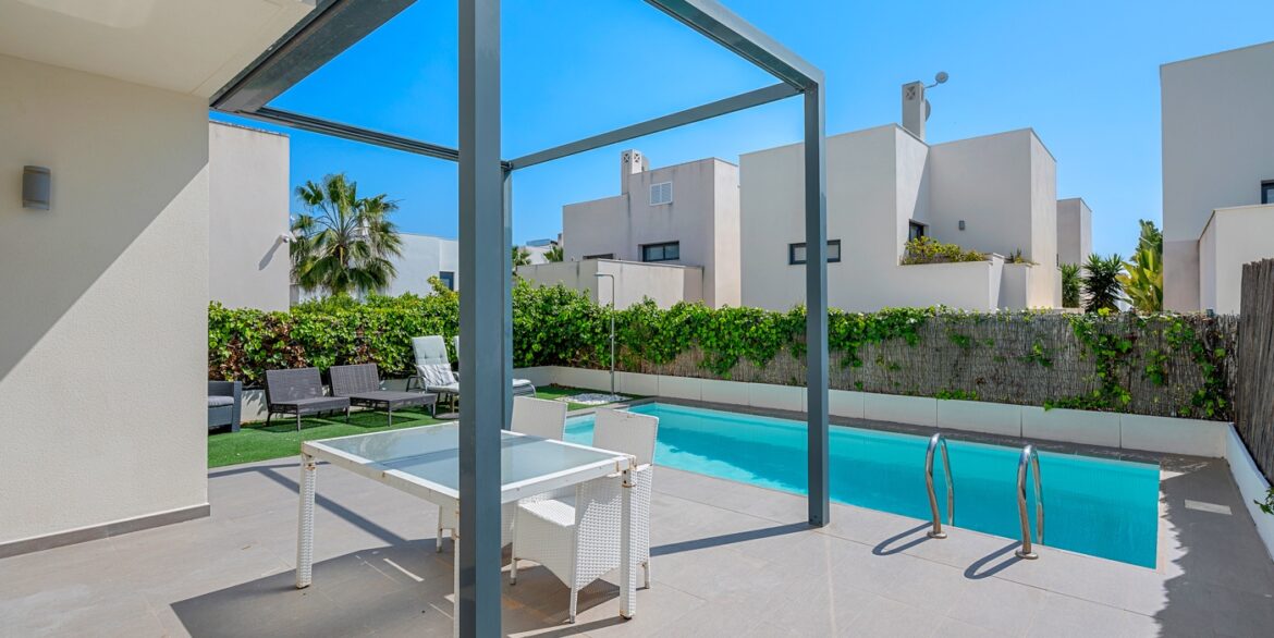 o_1jkiatj641vggk4lf4vpq1gm82e