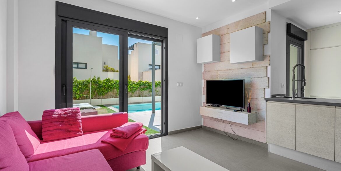 o_1jkiatj6496e2i1vur6smdrb2r