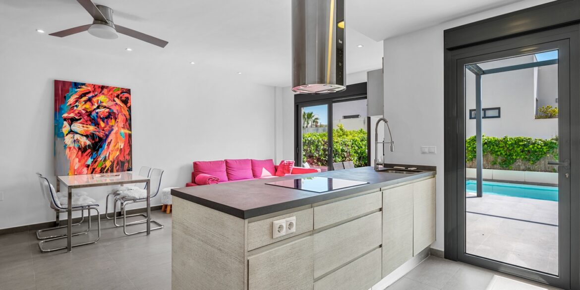 o_1jkiatj64iahg6j16ro16mv5pi2l